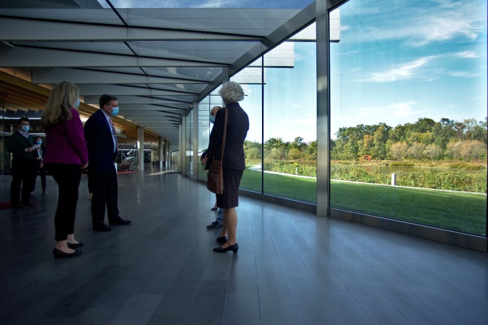 Warner, Wexton Tour Janelia Research Campus
